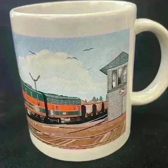 Great Northern Railway Historical Society Coffee Mug, GNRHS Duluth 1997 - Picture 3 of 6